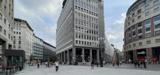 Urbanfile-Milano-San-Babila-Piazza_4