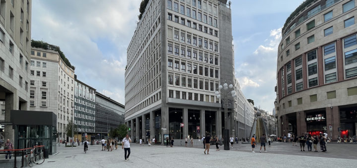 Urbanfile-Milano-San-Babila-Piazza_4